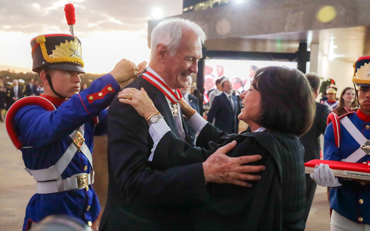 Presidente Ivo Dall'Acqua é homenageado com a Ordem do Mérito Judiciário do Trabalho no TST