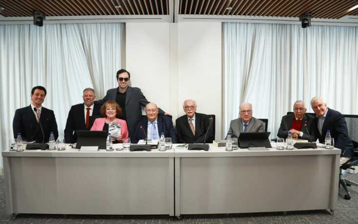 Nomes de peso que compuseram a segunda mesa da reunião (Imagem: Edilson Dias)